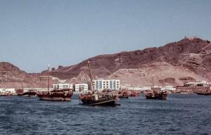 Aden: Dilapidated oil tankers and dhow traffic increase